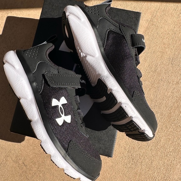 New Under Armour UA BOS Assert 9 AC - little kids - Picture 5 of 6